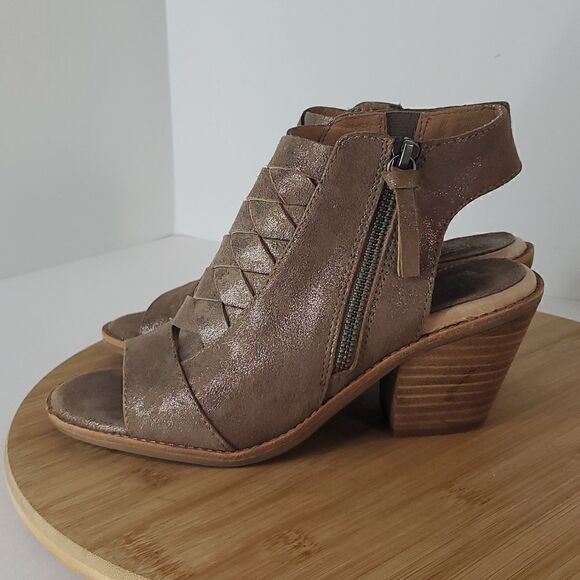 Soft McKenna Metallic Braided Peep Toe Leather Comfort Heeled Sandals US Size 6M - Picture 3 of 10